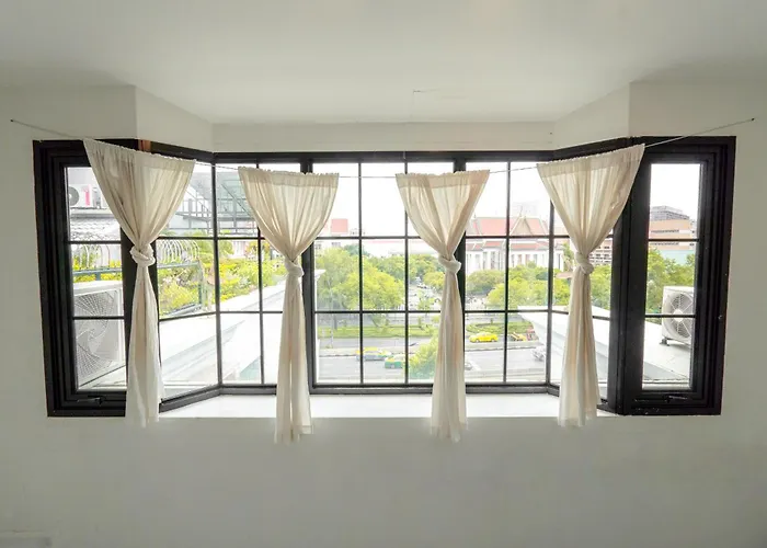 The Local Khaosan 5*