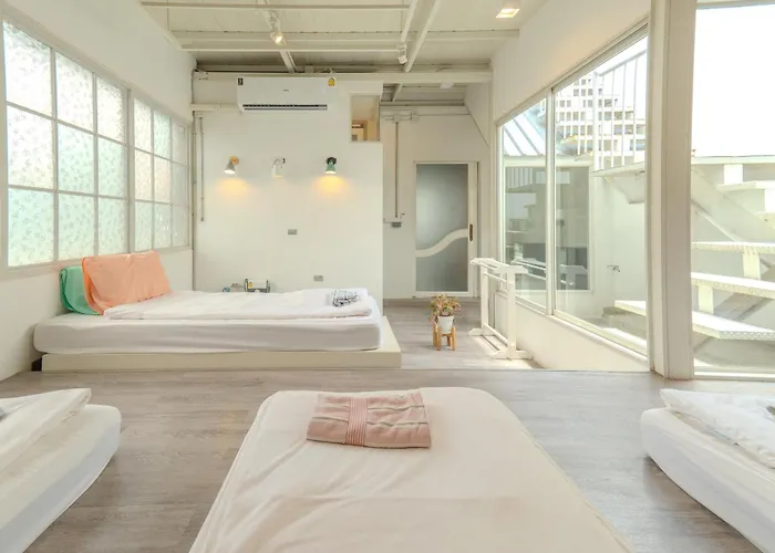 The Local Khaosan Hotel