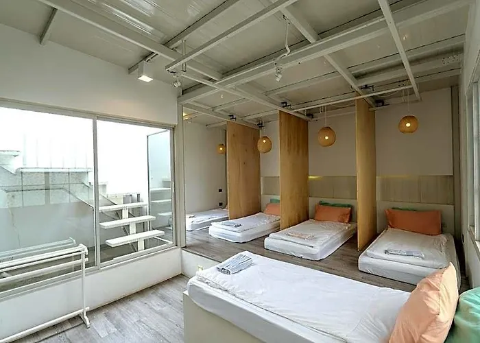 The Local Khaosan 5*