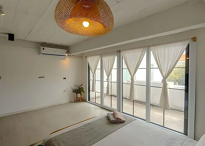The Local Khaosan 5*